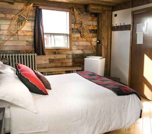 The Cochrane Rockyview Hotel