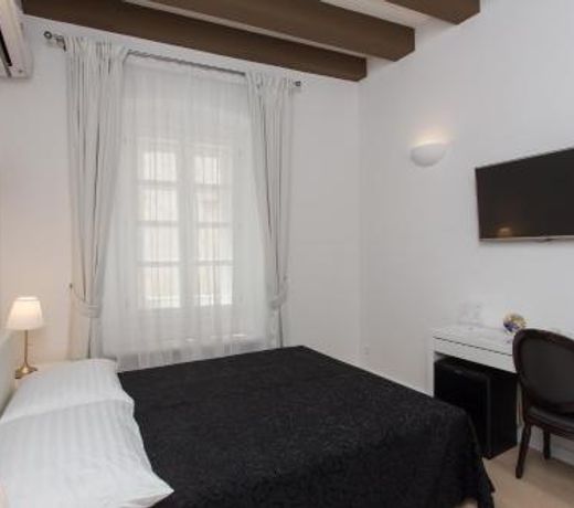 Rooms Klarisa Palace