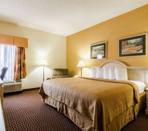 Quality Inn & Suites Manhattan