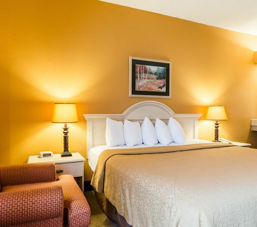 Quality Inn & Suites Manhattan
