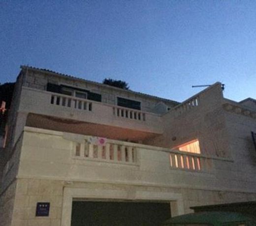 Apartments with WiFi Pucisca, Brac - 11416