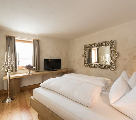 Holzhotel Forsthofalm