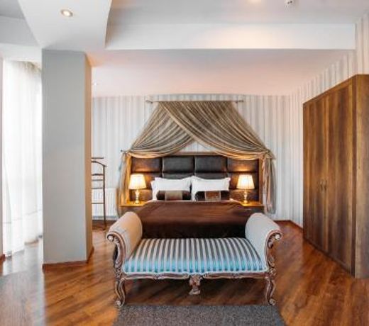 Green Queen Hotel