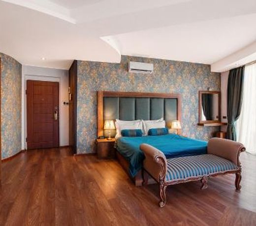 Green Queen Hotel