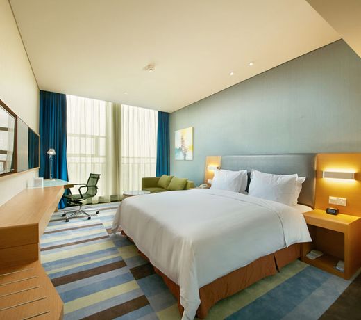 Holiday Inn Express Leshan City Square, an IHG Hotel