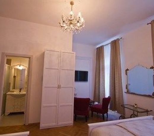 Golden Rooms Bed & Breakfast