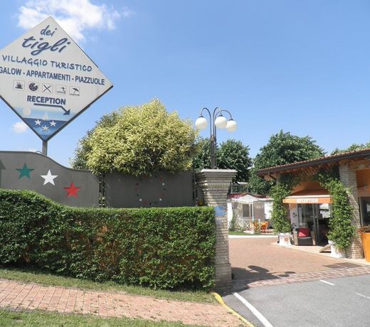 Villaggio Turistico dei Tigli