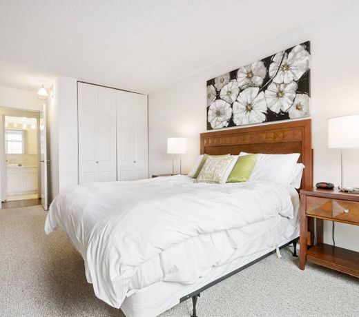 Global Luxury Suites at Locust Street
