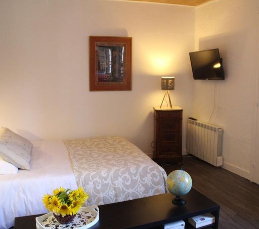 Une Chambre en Ville