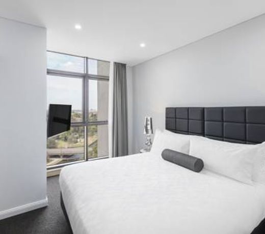 Meriton Suites Church Street, Parramatta