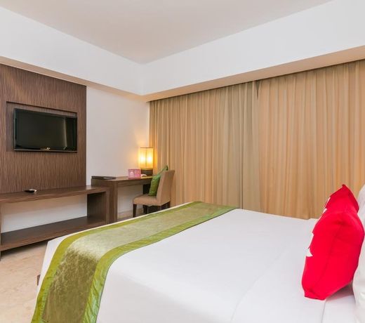 ZEN Rooms Raya Kuta 3