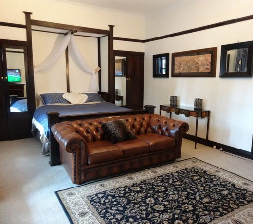 Corner Manor Leura