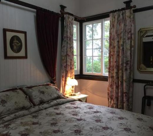 Corner Manor Leura