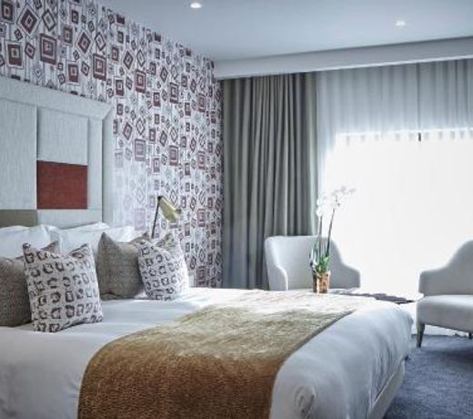 Devonshire Club & Hotel