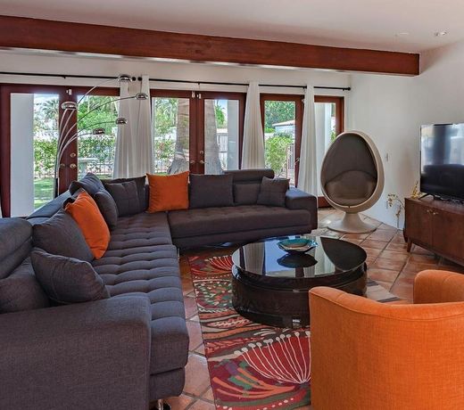 Center Court Villa
