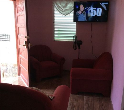 MaFlo Arms Apartments