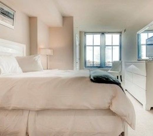 Global Luxury Suites at Town Center