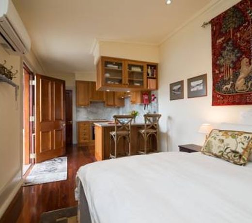 Old Bank Boutique Hotel