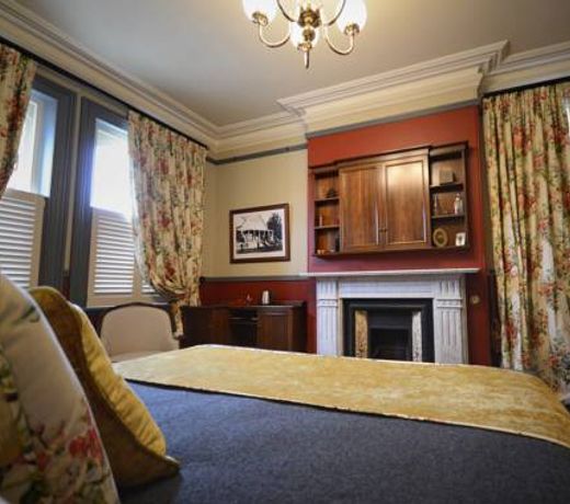 Old Bank Boutique Hotel