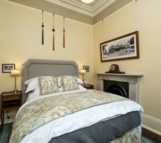 Old Bank Boutique Hotel