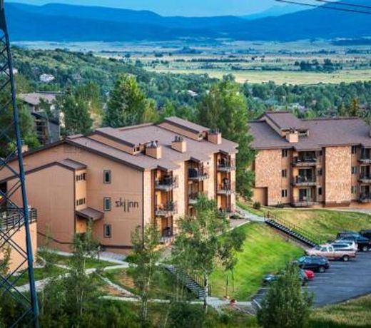 Ski Inn Condominiums