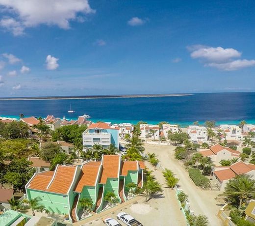 Coral Paradise Resort
