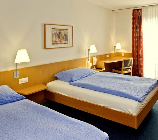 Good Night Inn