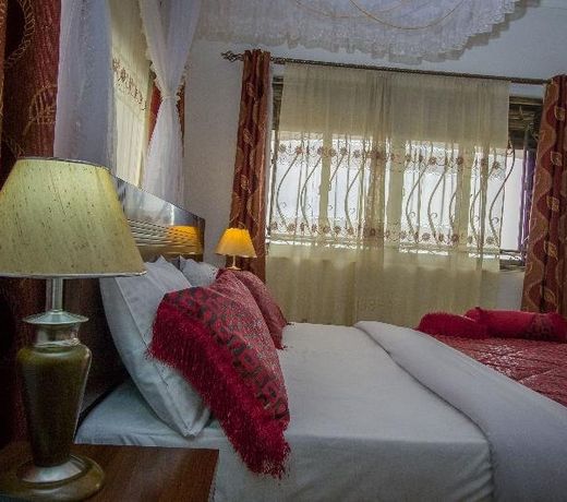 Reinah Tourist Hotel