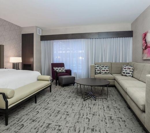 DoubleTree by Hilton Evansville