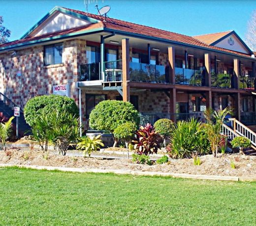 T's Tennis Resort