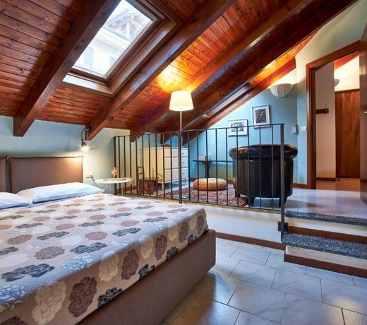 Bella Omegna Apartments