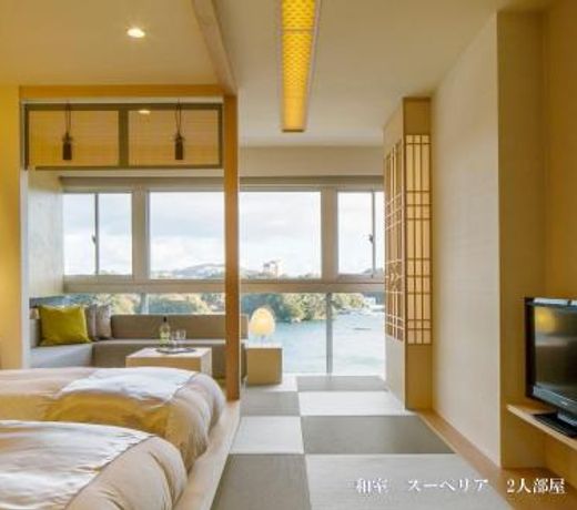 Toba Grand Hotel