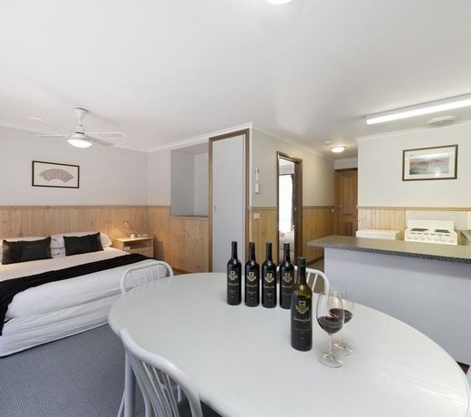 Summerfield Winery and Accommodation