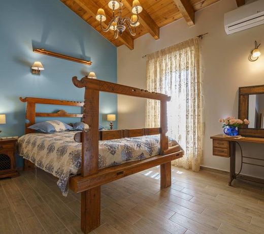 Luxury Villa Aria with Pool & Children's Area, 5km to Beach!