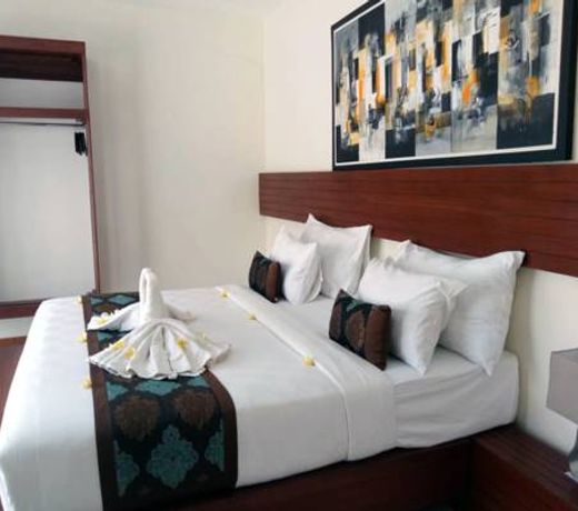 Lumi Hotel