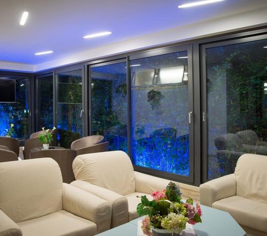 Residence Clipper