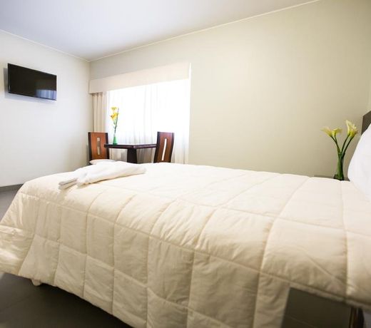 Mariategui Hotel & Suites