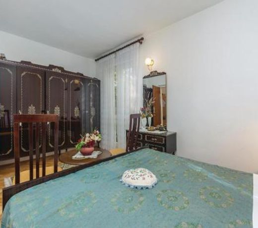 Apartment Marcilnica V