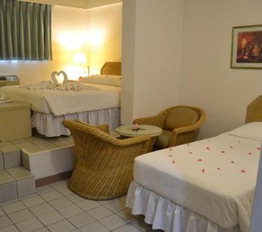 West Plaza Hotel by the Sea