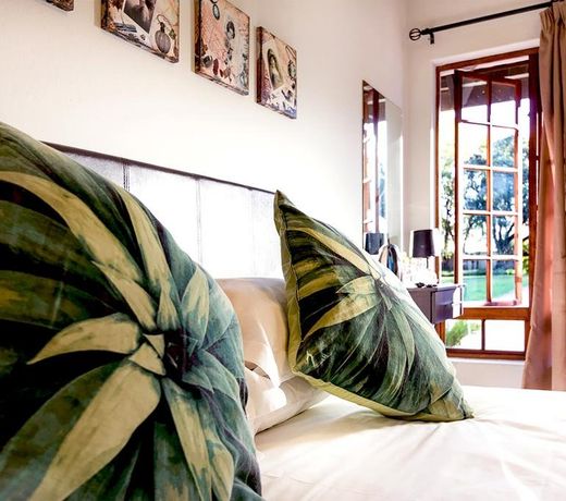 OR Tambo Guest House