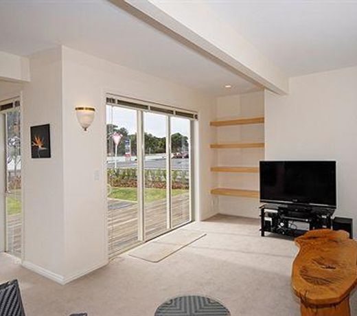 Paihia Beach House