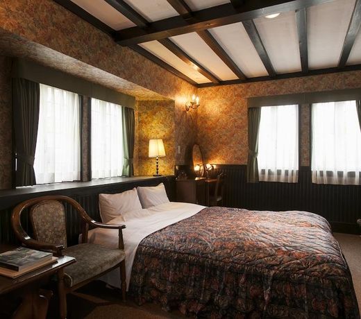 Petit Hotel & Restaurant Old Age