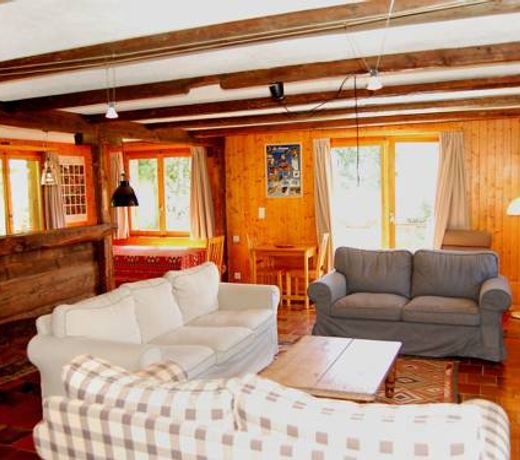 Chalet Les Etoiles by Interhome