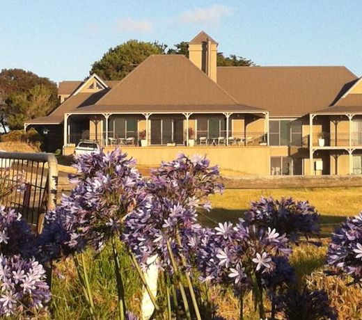 Swan Lake Guest House
