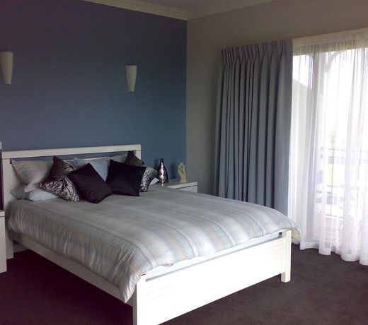 Swan Lake Guest House