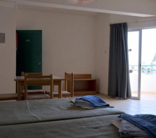 DebbieXenia Hotel Apartments Annex