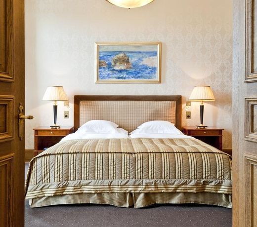 Grand Hotel LES TROIS ROIS