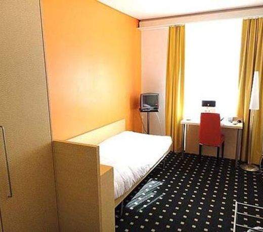 Becozy Self Check-in Hotel Basel an der Messe