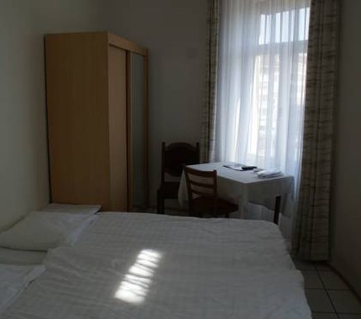 Stadthof Budget Hotel Basel City Center