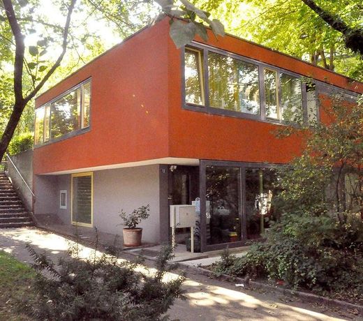 AARON'S SLEEP-WELL B&B BASEL